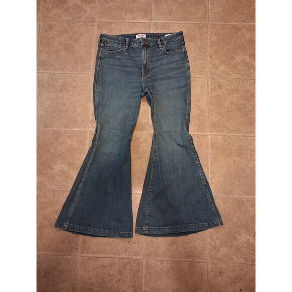 Wrangler Retro High Rise Trumpet Flare Womens Jeans 33x32 Western - Picture 2 of 8